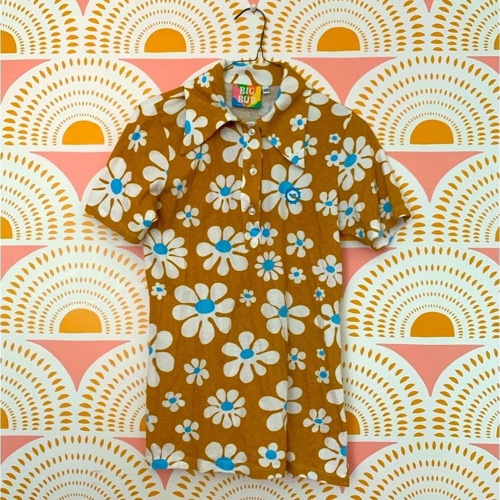 Big bud press lazy daisy polo in tan/blue size XXS